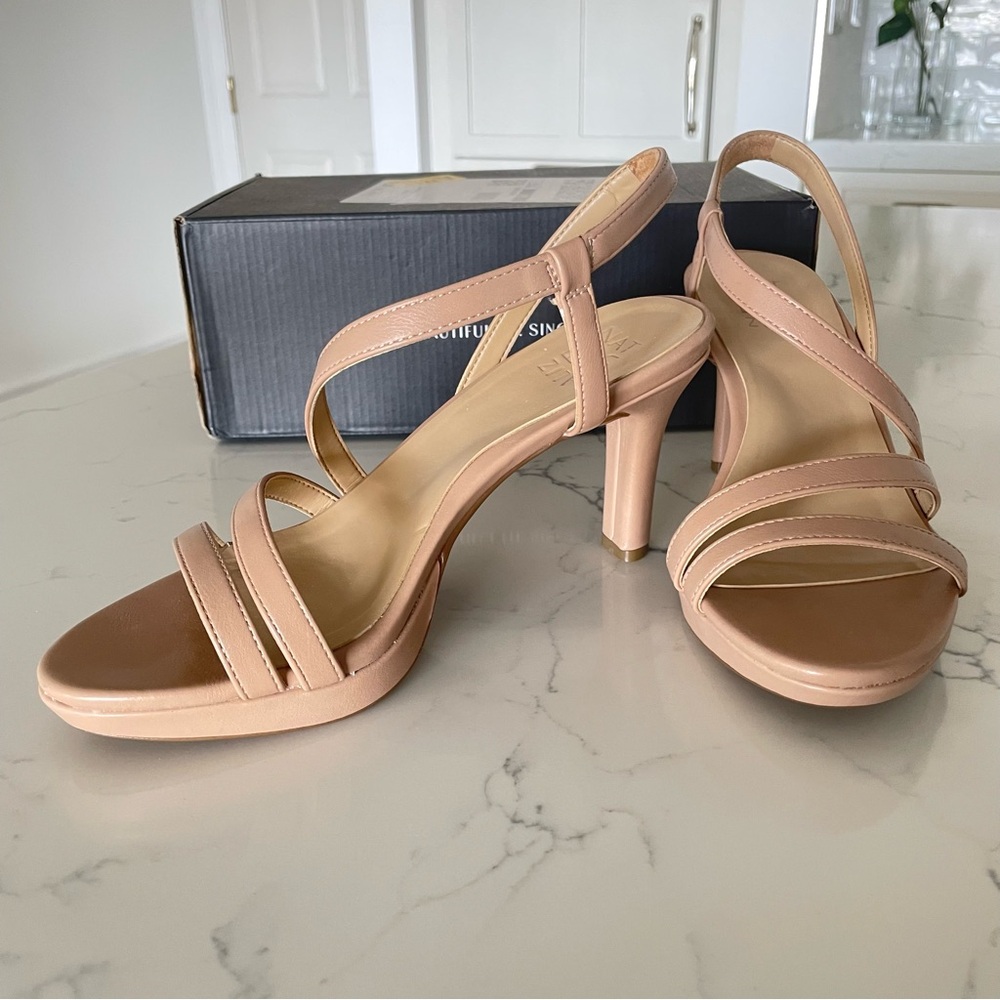 NEW-Naturalizer- Brenta sandal in Crème Brûlée- women’s 8.5 wide